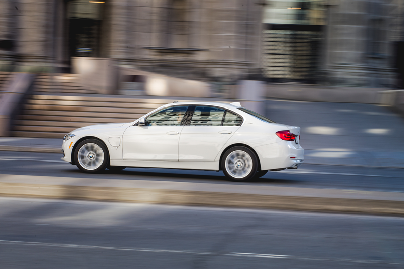 Illustration for article titled 2017 BMW 330e Plug-In Hybrid: The Jalopnik Review